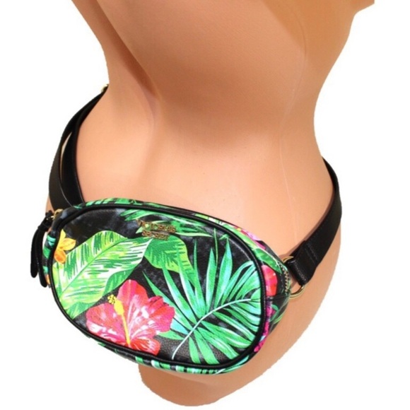 🌸New🌸 Victoria’s Secret Zip Closure Fanny Pack - Picture 6 of 6